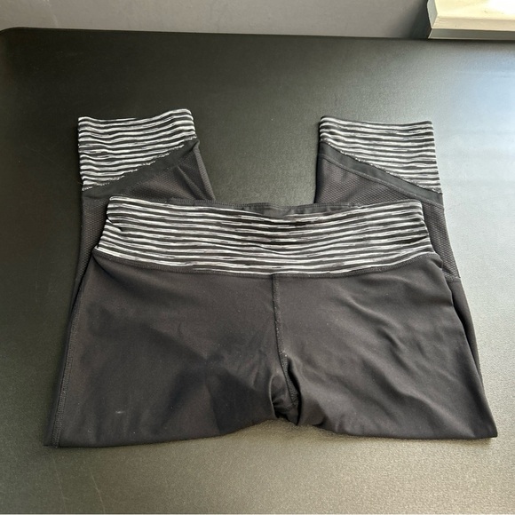 Xersion Activewear Leggings Women's Size L Stretch Black Sheer Cutout Accent - Picture 7 of 14